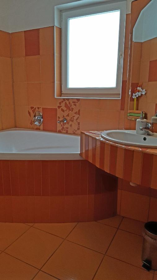 Apartmany Lipno-1 ลิปโนนัดเวิลตาวู ภายนอก รูปภาพ